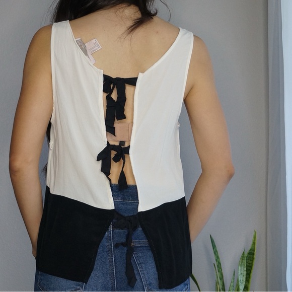 Black & White Tie Back Sleeveless Color Block Top by Forever 21 Size XS - Picture 4 of 10